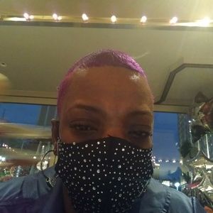 Meet your Posher, Deedra